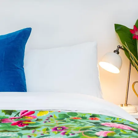 Immense Gorgeous 2br Wbalcony & Office In Chelsea *