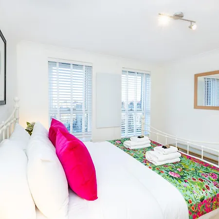 Immense Gorgeous 2br Wbalcony & Office In Chelsea Apartment *