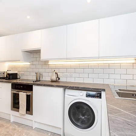 Apartment Immense Gorgeous 2br Wbalcony & Office In Chelsea