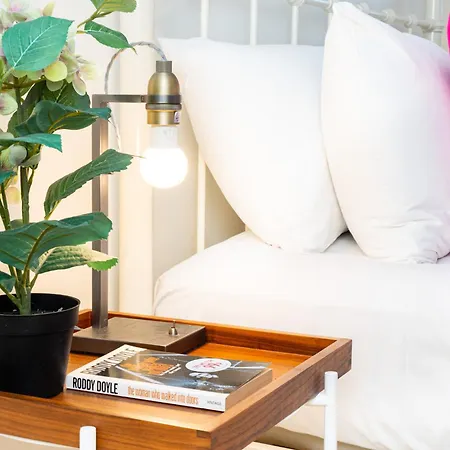 Immense Gorgeous 2br Wbalcony & Office In Chelsea Apartment