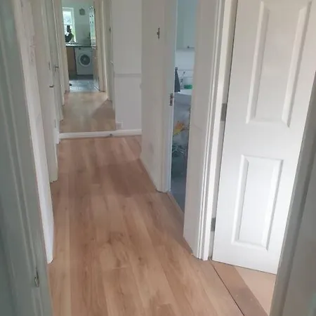 Peaceful On Sharing Flat In Wimbledon * London