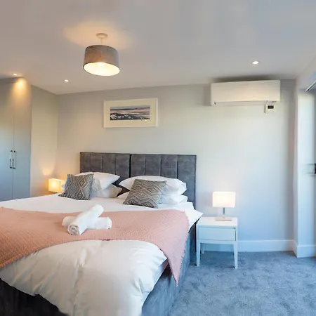 Luxury 1 * Hendon