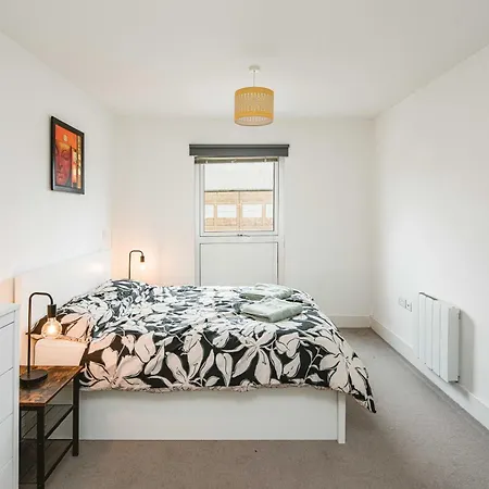 Apartment 2bed Flat With The View/kingston *