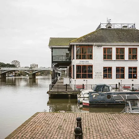 Apartment 2bed Flat With The View/kingston *