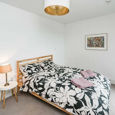Apartment 2bed Flat With The View/kingston *