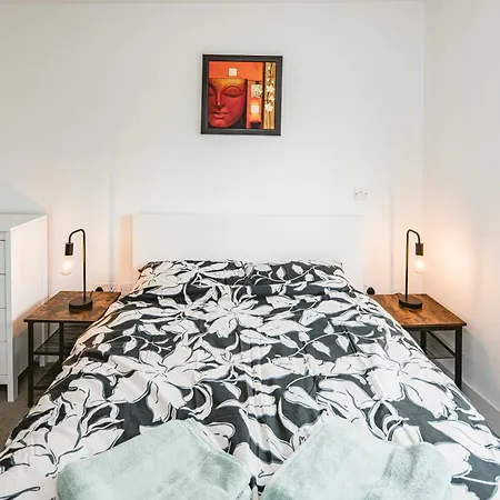 2bed Flat With The View/kingston