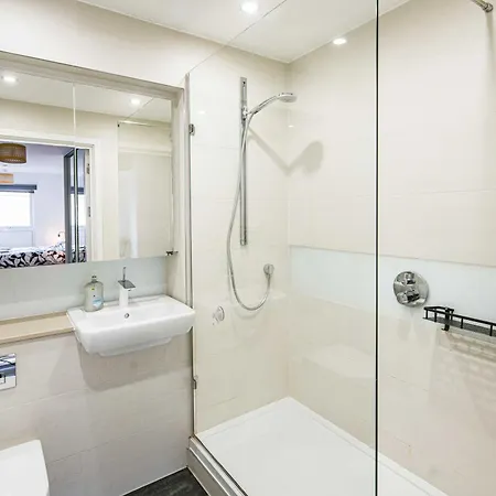 Apartment 2bed Flat With The View/kingston London