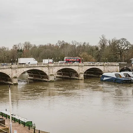 Apartment 2bed Flat With The View/kingston *