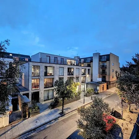 Large, Plant Filled Flat With Balcony *
