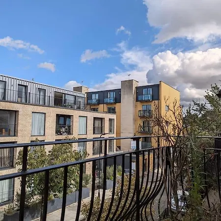 Large, Plant Filled Flat With Balcony Apartment London