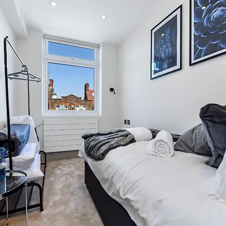 Stylish 2 Bedroom - Wembley Park *