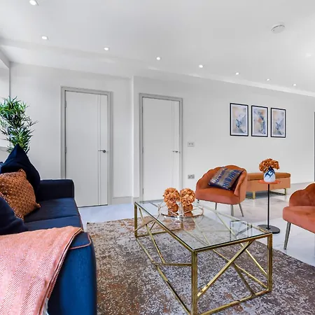 Beautiful, Stylish & Modern - Great For Transport! London