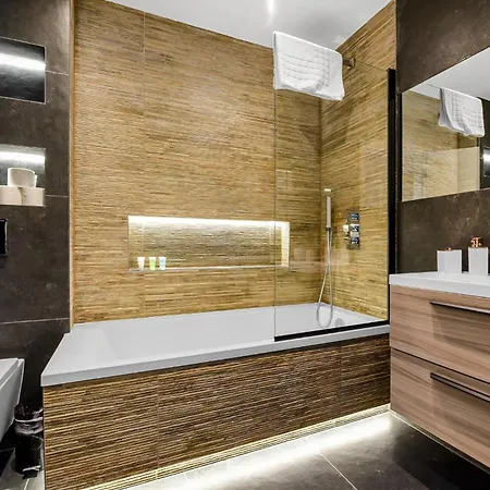 Beautiful, Stylish & Modern - Great For Transport! Apartment London