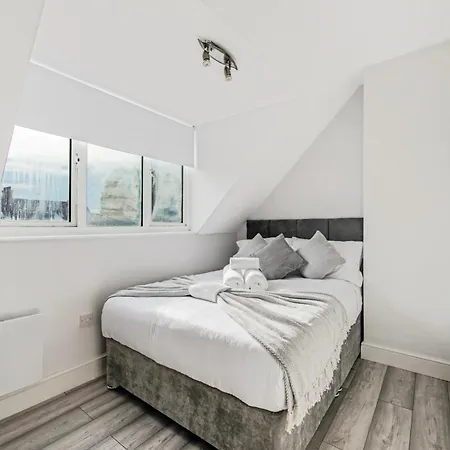 Sweet And Lovely 2br With Free Parking Apartment