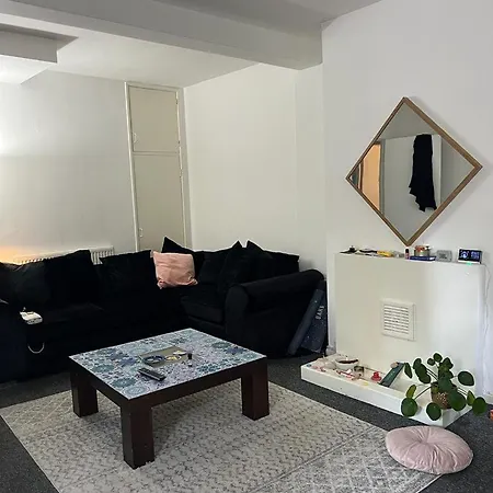 Magic Location Ladies Only * London