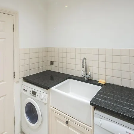 Remarkable 2-bed In Apartment