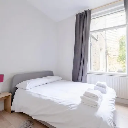 Stylish 2 Bed Garden Flat In Zone 1 Central Apartment