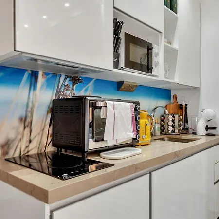 Cosy In Great Location! *