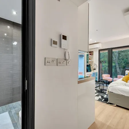 Cosy In Great Location!