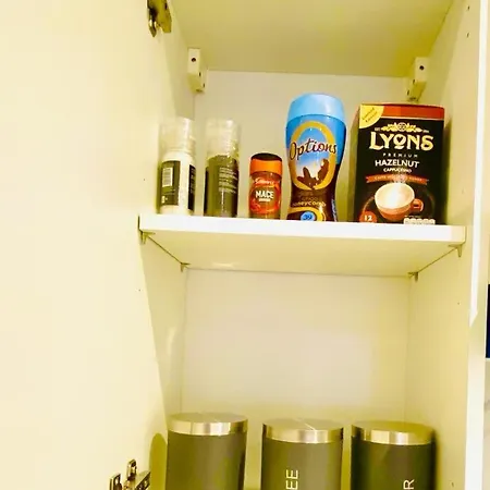 Apartment Comfortable One Bedroom Flat With Free Car Park In