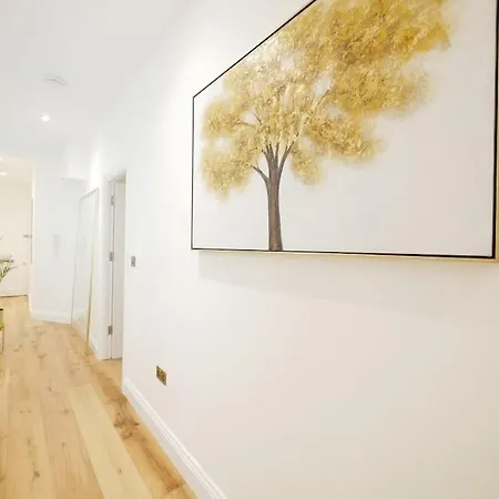 Newly Refurbished 2 Bed In Paddington London