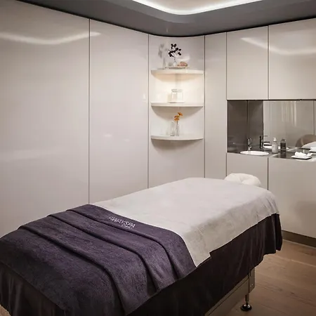 W Hotel 5*