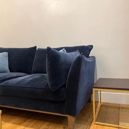 Extra Large, Modern Family In London Close To Station And Central London Finchley