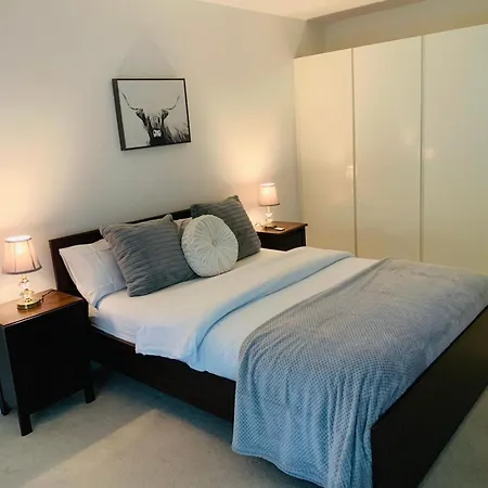 Canary Wharf View Apartment