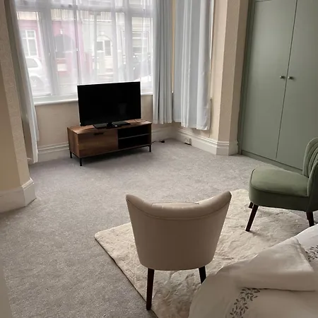 Luxury Cosy Retreat * London