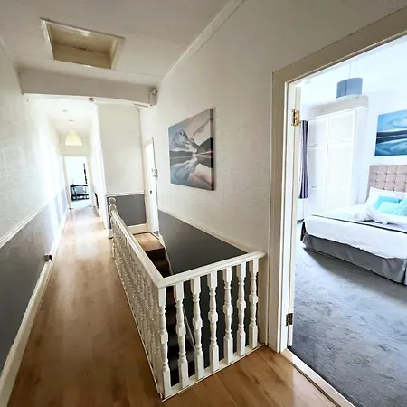 Newly Refurbished 2 Bedroom Flat - Long Avl * Norbury (Greater London)