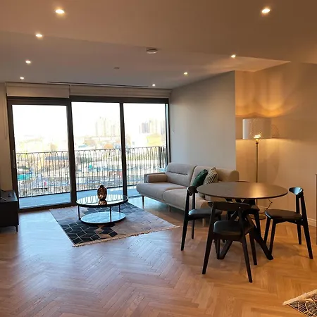 2 Bedroom Modern Family Flat-apartment Fulham *