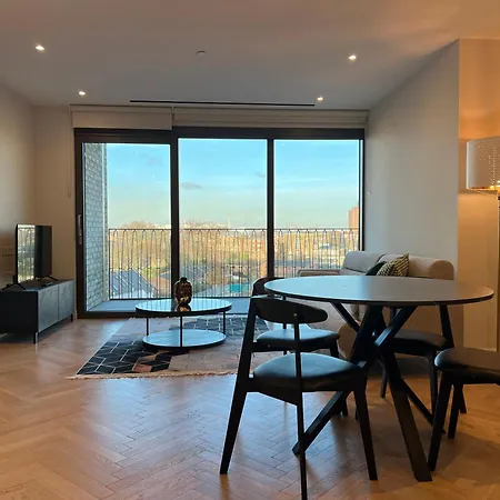 2 Bedroom Modern Family Flat-apartment Fulham * London
