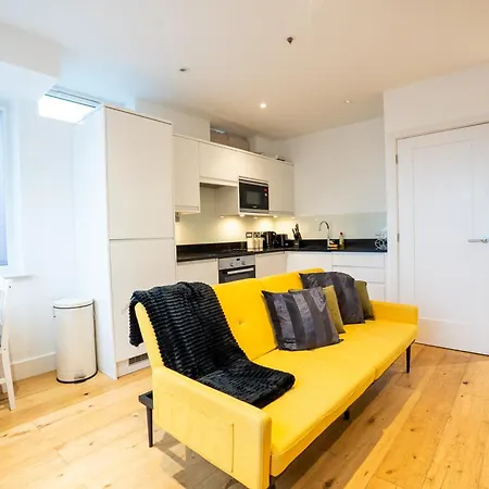 Apartment Homely Entire - Long Stay, Contractors - Central Location Croydon