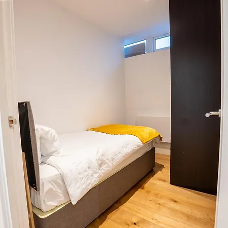 Homely Entire - Long Stay, Contractors - Central Location Apartment Croydon