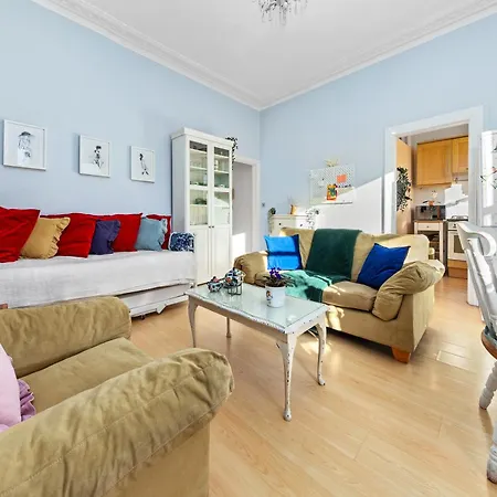 Artist's Bright Hampstead Heath Village 2 Bed London
