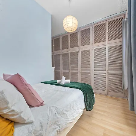 Apartment Artist's Bright Hampstead Heath Village 2 Bed London