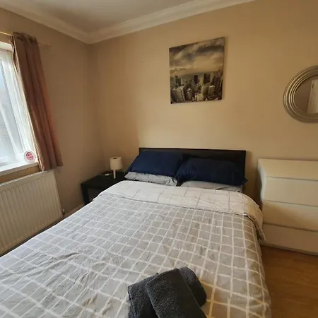 Eastwood Guest house *