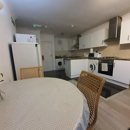 Eastwood Guest house