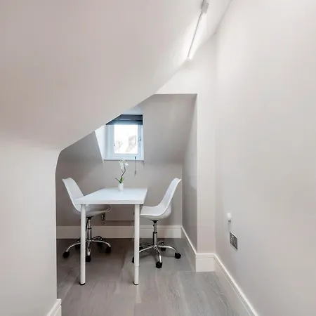 Hampstead Luxury Flat-hosted By Sweetstay Apartment *