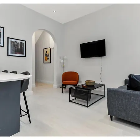 Captivating 2 Bd Flat In