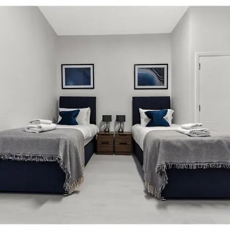 Apartment Captivating 2 Bd Flat In