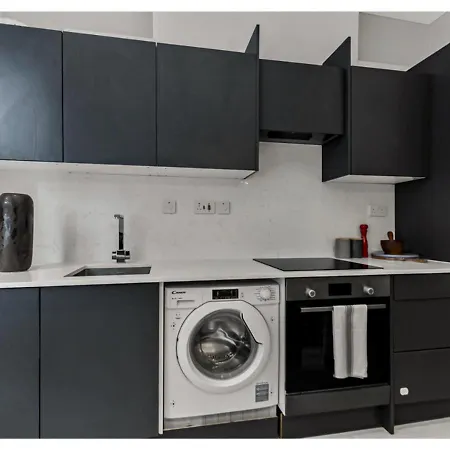 Captivating 2 Bd Flat In Apartment