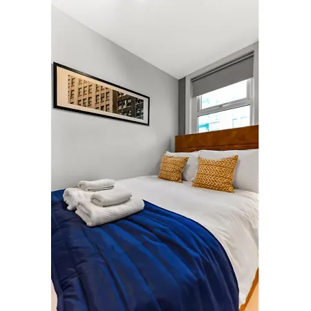 Captivating 2 Bd Flat In *