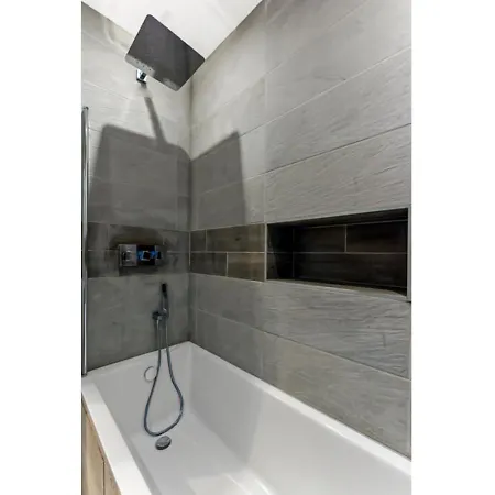 Captivating 2 Bd Flat In