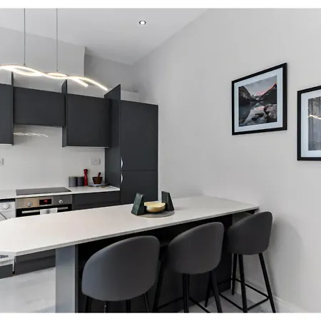 Apartment Captivating 2 Bd Flat In London