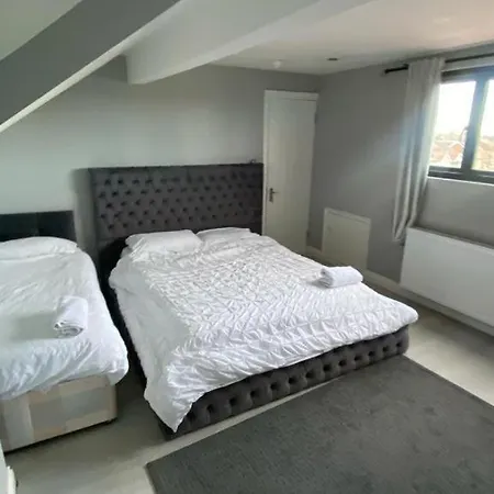 Large House Close To Greenwich Homestay Eltham