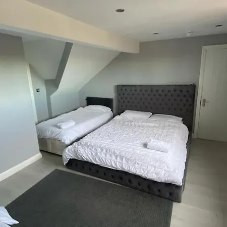 Large House Close To Greenwich Homestay Eltham