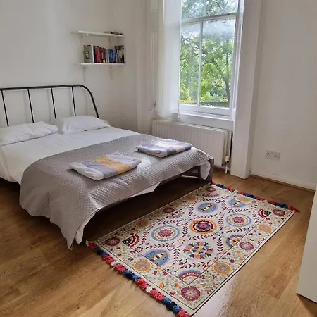 Primrose Hill - Charming, Cosy, 2 Double Bedrooms London