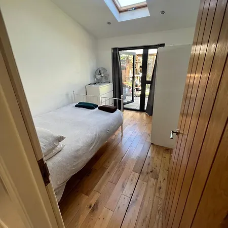 N8, Modern 2 Bedroom *
