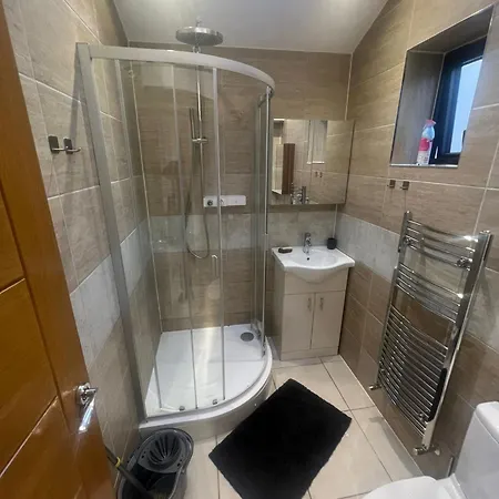 N8, Modern 2 Bedroom *